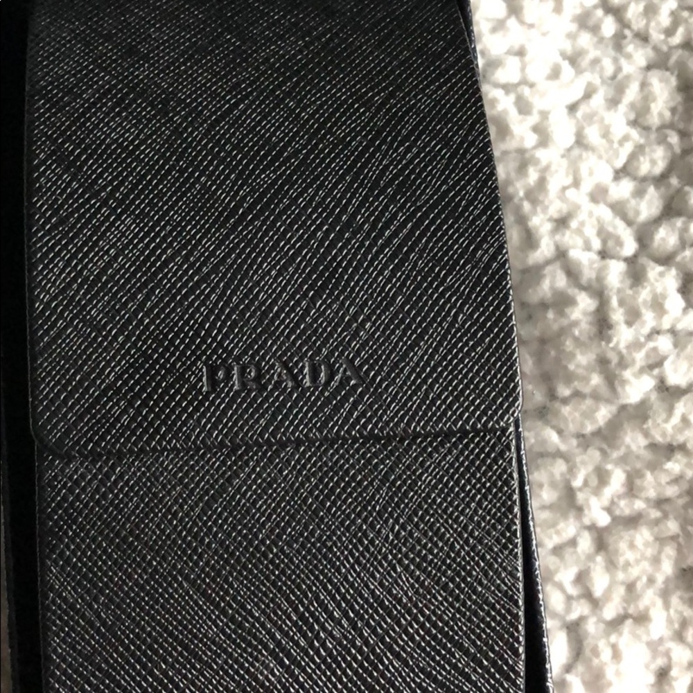 Prada sunglasses Authentic - Picture 3 of 8